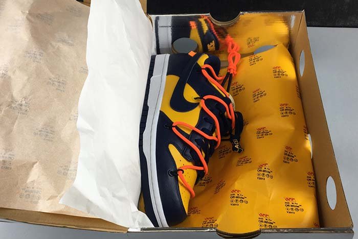 NIKE DUNK LOW Off-White MICHIGAN - CT0856-700