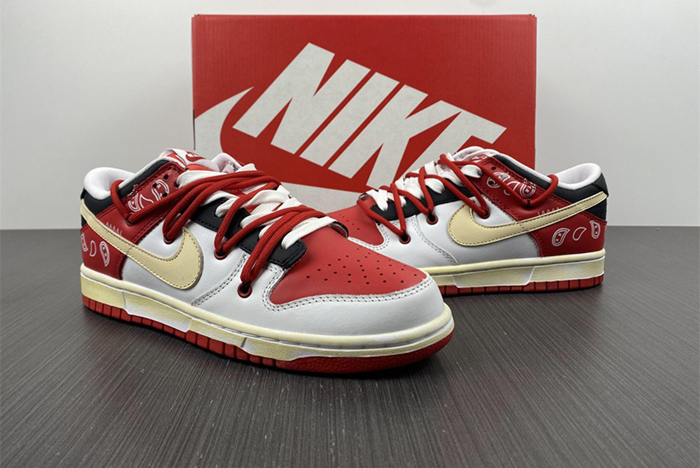 Nike SB Dunk Low