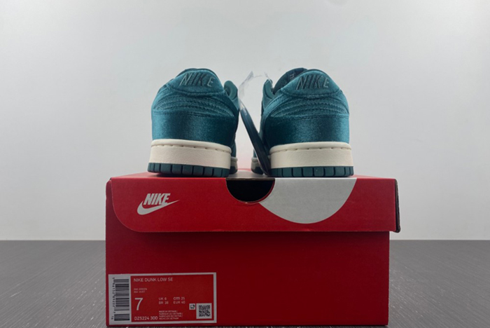 Nike Dunk Low