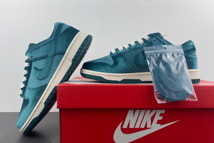 Nike Dunk Low