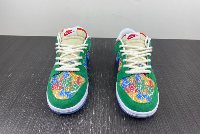 NIKE DUNK LOW