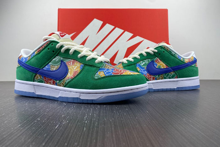 NIKE DUNK LOW