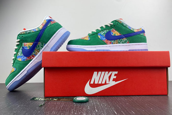 NIKE DUNK LOW