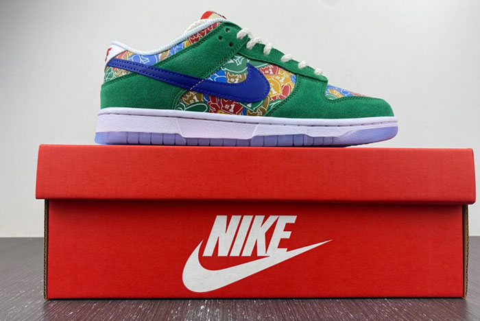 NIKE DUNK LOW
