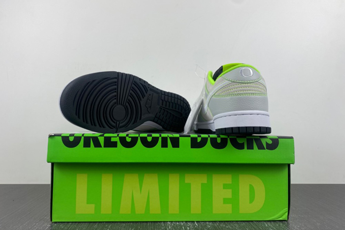 Nike Dunk Low University of Oregon PE (2023) FQ7260-001