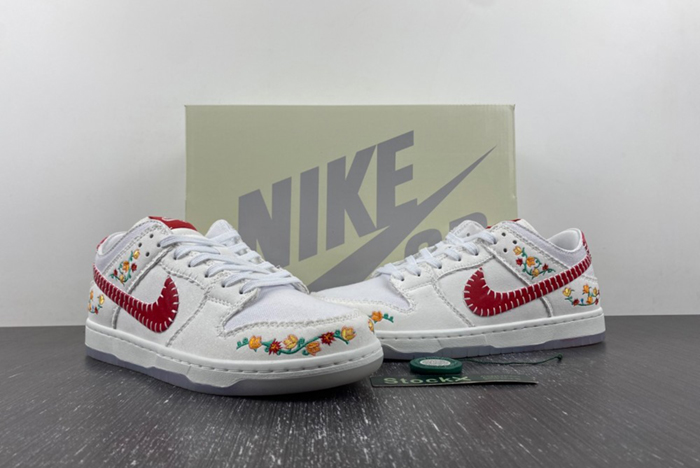 Dunk Low Decon SB