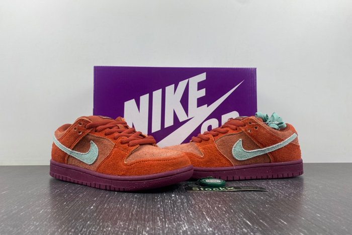 Nike SB Dunk Low