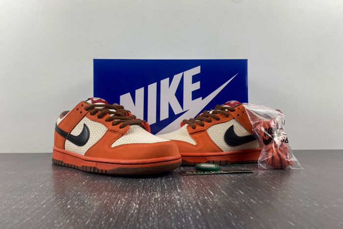 Nike SB Dunk Low Top Ramen Men