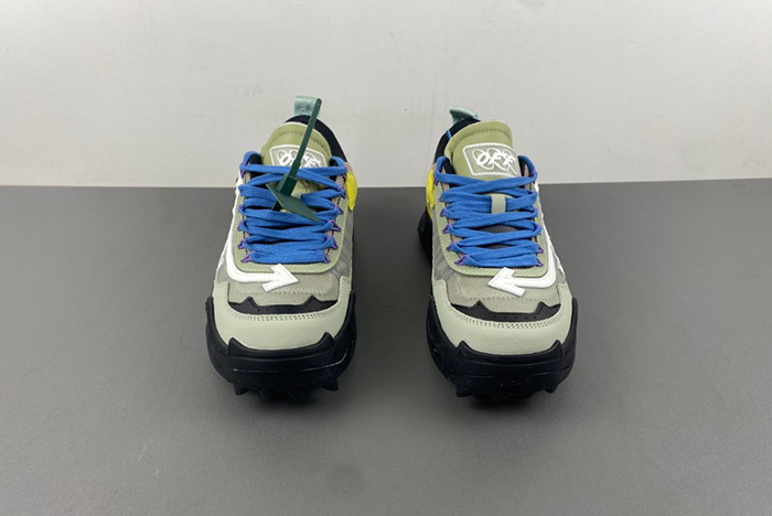 Off-White c/o Virgil Abloh