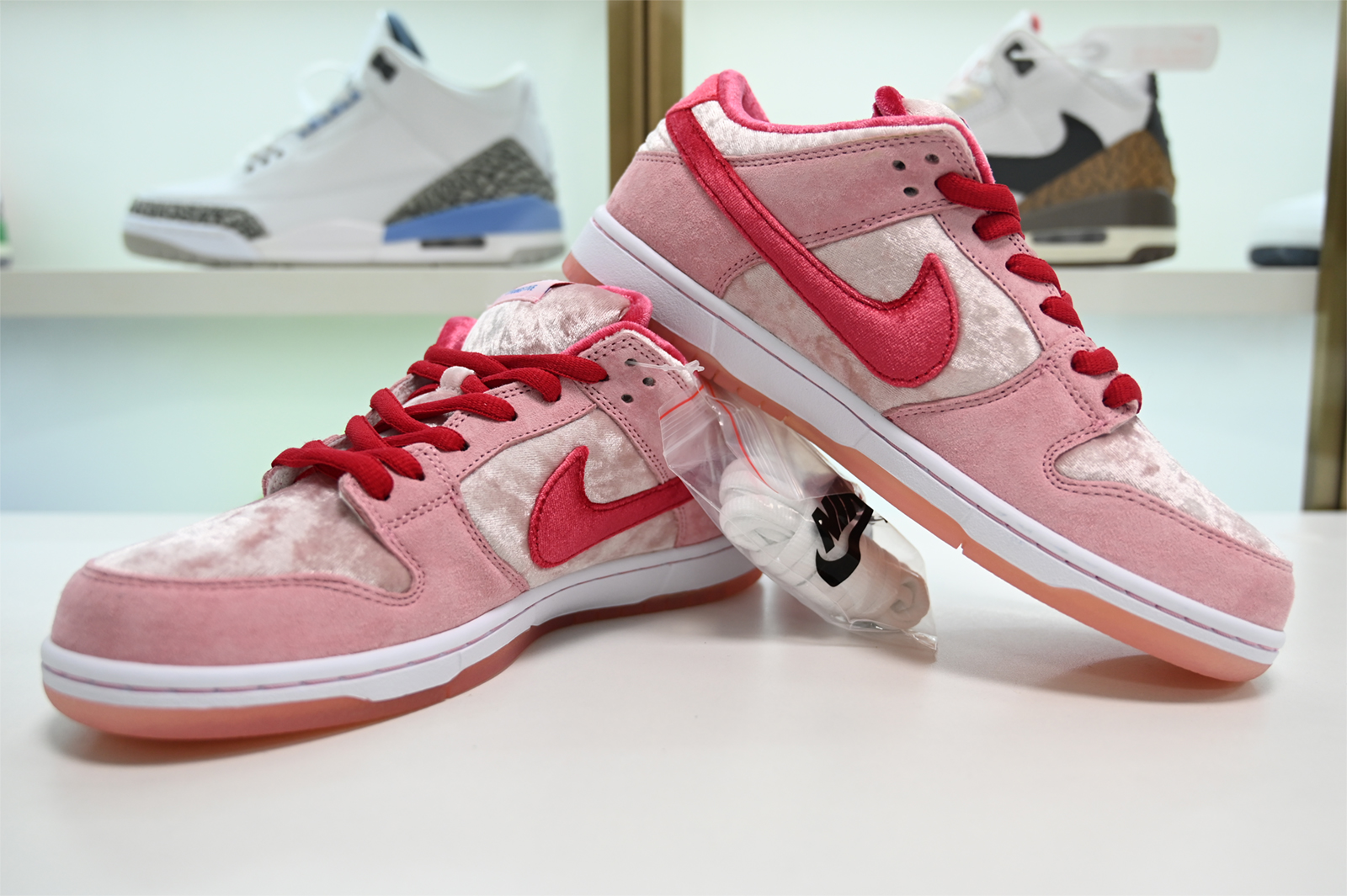 Nike SB Dunk Low x StrangeLove Valentine