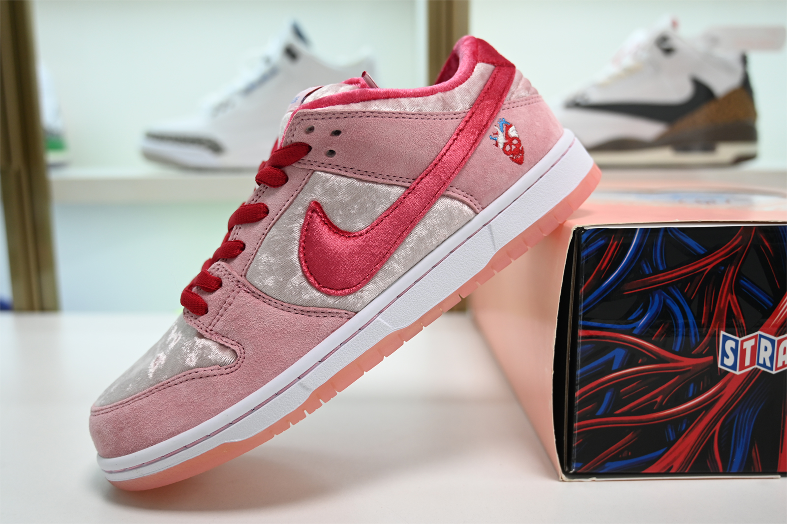 Nike SB Dunk Low x StrangeLove Valentine