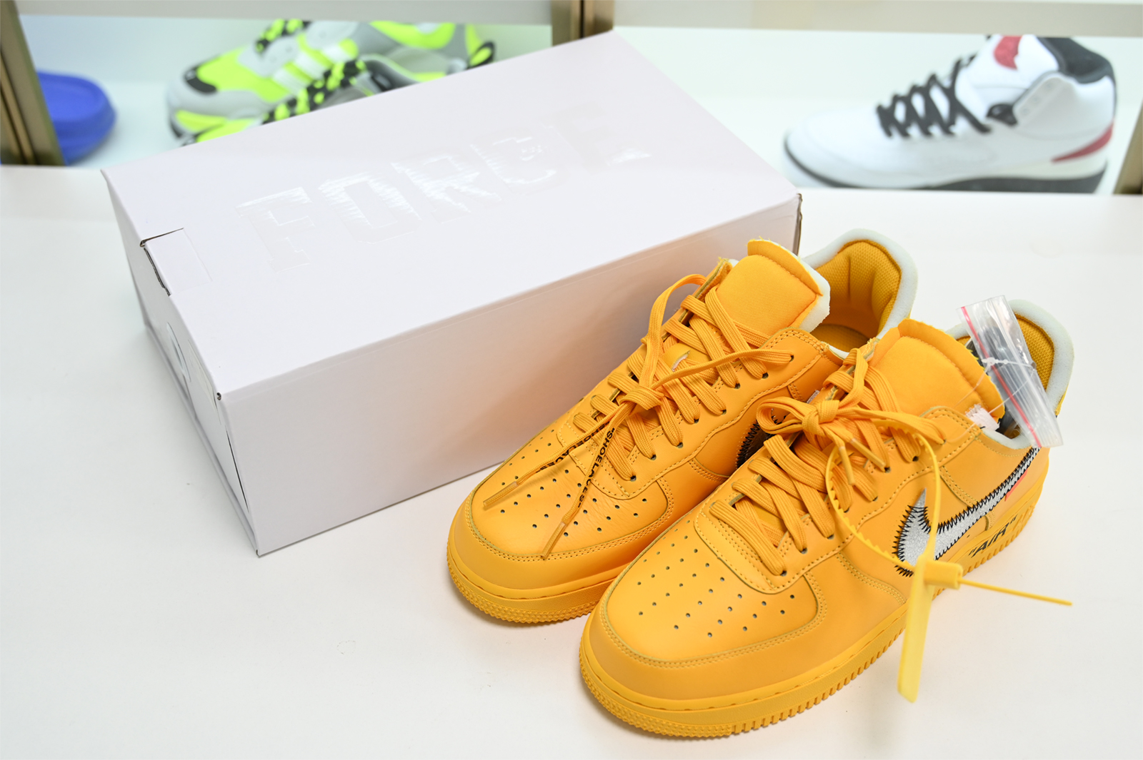 Off-White x Nike Air Force 1 “University Gold” DD1876-700